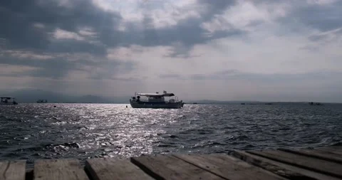 Fishing trawler moored in the sea. Vidéo 160158004