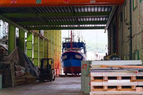 Fishing Vessel Ready for Launch Inside Shipyard at Nanfangao Harbor Taiwan Stock-Fotos