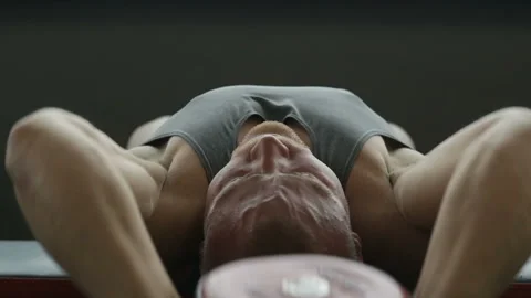 Fitness man doing chest workout in gym Video stock 140585404