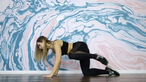 Fitness trainer doing exercise Video stock 87297419