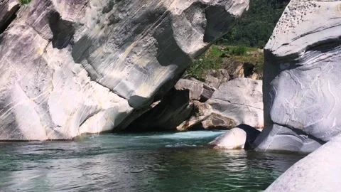 Fiume  Verzasca Video stock 95967280