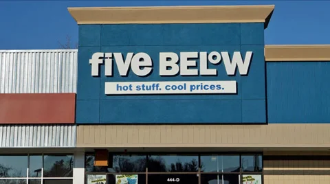 Five Below storefront zoom-in Stock Footage 32360939