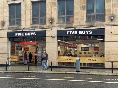 Five Guys restaurant store front 库存照片