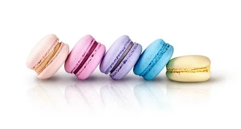 Five multicolored macaroons ladder in row Foto stock