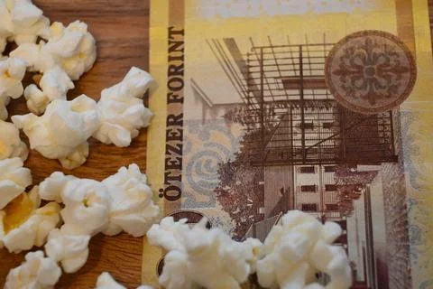 Five thousand forint banknote with popcorn Photos