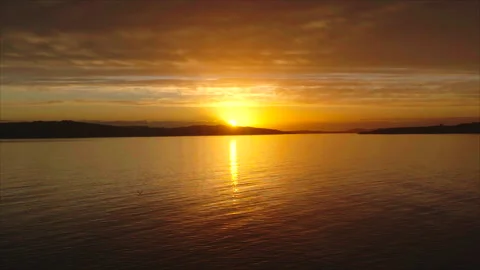 Fixed overall view of ocean at sunset Vídeo Stock 340993421