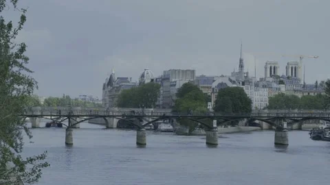 Fixed shot on the Ile de la Cité in Paris, France. Stock Footage 194789743