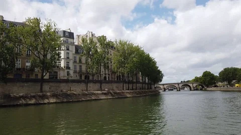 Fixed shot of the Seine in Paris Stock Footage 121481993