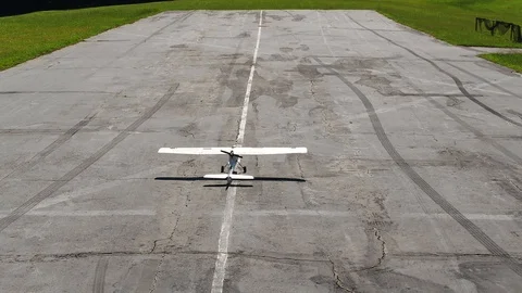 Fixed wing drone takes off Video stock 92379385