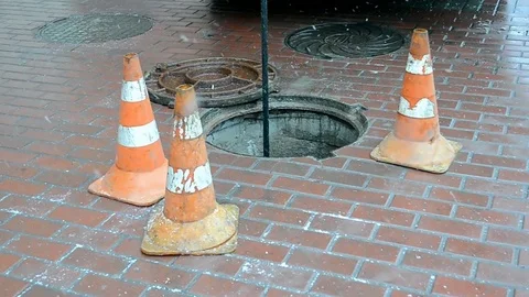 Fixing the cable in Kiev, Ukraine, 스톡 동영상 71010940