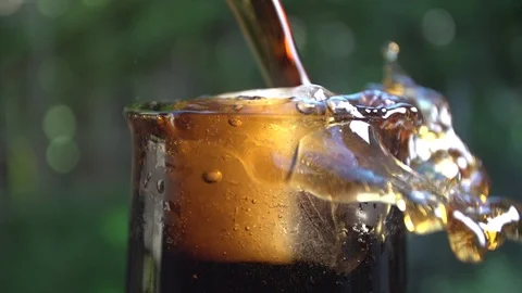 Fizzy drink overflowing in slow motion Stock Footage 86521950