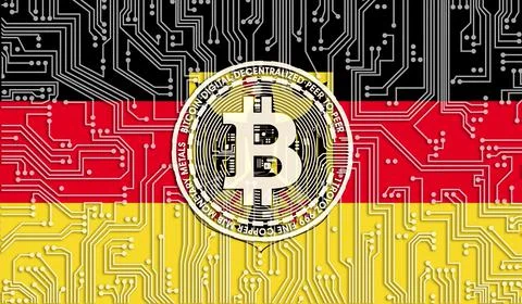 Flag of Germany and bitcoin, Integrated Circuit Board pattern. Bitcoin Stock  Illustrazione stock