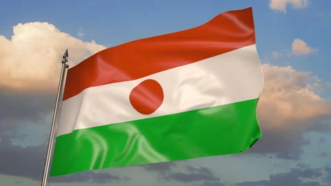 Flag of Niger on a flagpole. 3D animation against a blue sky with clouds Vídeo Stock 205004625