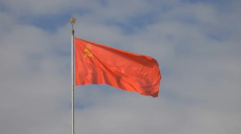 Flag of the USSR Develops on the Background of the Sky 動画素材 67831292