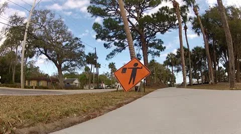 Flagman Road Sign Vídeo Stock 10820114