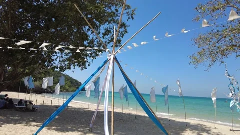Flags on a beach in Thailand 库存影片 148282661