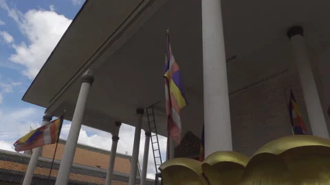 Flags at buddhist temples slow mo fly siem reap 库存影片 228960749