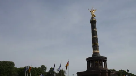 Flags waving next to Victory column (2) Stock-Footage 50096783