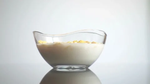 Flakes in the milk Vídeo Stock 35088325