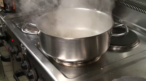 Flame cooking Stock-Footage 39773323