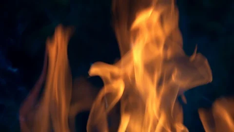 Flame, fire and smoke at night. Slow motion. 库存影片 108435815