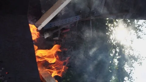 Flame of fire in grill, vertical video Video stock 117908857