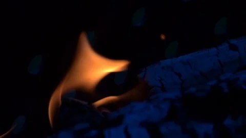 Flame on firewoods at night. Super slow motion entertainment. 스톡 동영상 116728205