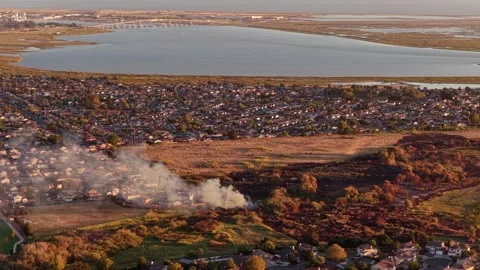 Flame Front Burns Along the Edge of a Neighborhood, Napa County Aerial View Vidéo 341840179