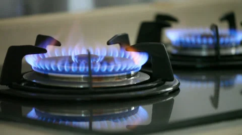 Flame of two gas stoves Vidéo 35747439