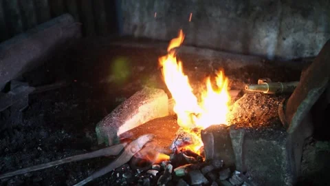 Flames in the blacksmith's workshop Video stock 272287856