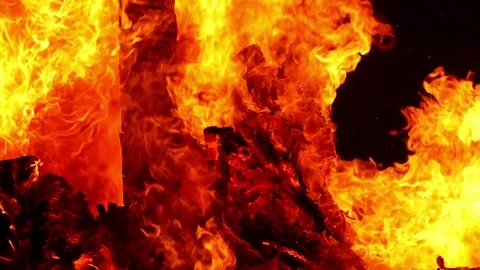 Flames of a bonfire.Slow Motion. Video stock 105598138