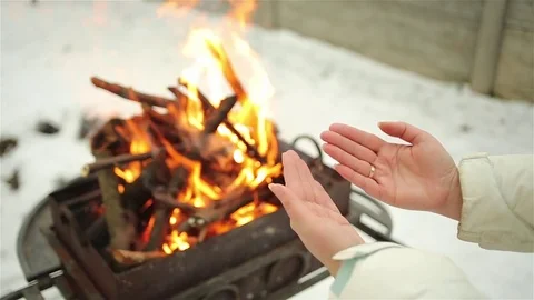 Flames from the brazier Vídeos de archivo 70932976