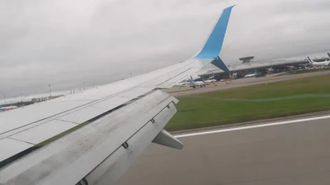 Flap opening, braking Stock Footage 235415992
