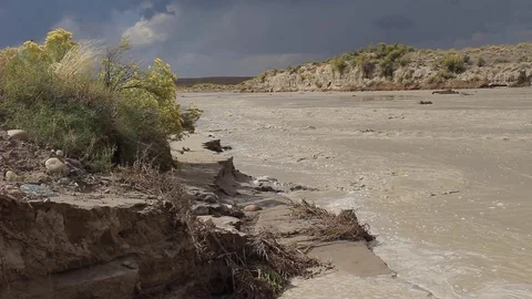 Flash Flood Waters Flowing Away Vídeo Stock 80917547