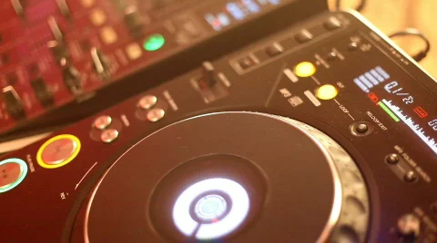 Flashing and blinking lights on a DJ turntable. 스톡 동영상 301073
