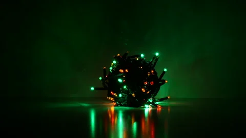 Flashing colorful light beams on reflection 库存影片 162587867