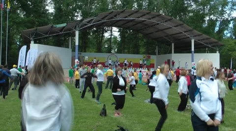 Flashmob. People and charging - 7 (jumping) Stock Footage 52433422