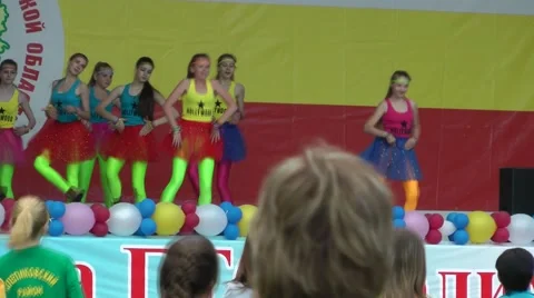 Flashmob. People and charging - 9 (dancing). Children give birth to people Stock Footage 52433438