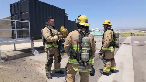 Flashover Fire Training Exercise in Ventura County Stockbeeldmateriaal 336690911