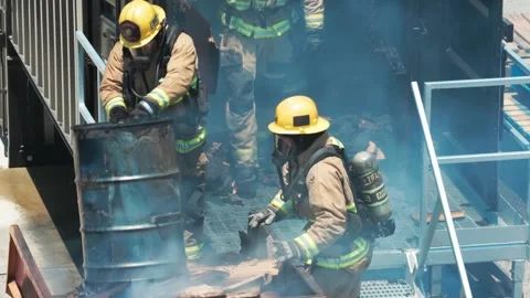 Flashover Fire Training Exercise in Ventura County Stockbeeldmateriaal 336794525