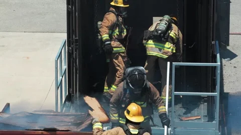 Flashover Fire Training Exercise in Ventura County Stockbeeldmateriaal 336794538