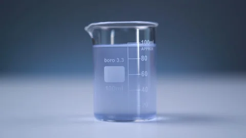 Flask with liquid Stockbeeldmateriaal 104369286