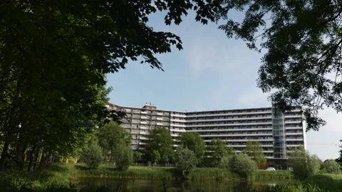Flat building surrounded by nature Vídeo Stock 263982154
