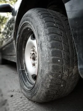 Flat front tire on car Foto stock