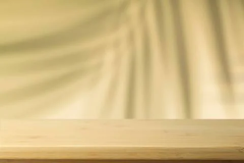 Flat lay  background. Minimal  background with shadows of palms and empty woo Foto stock