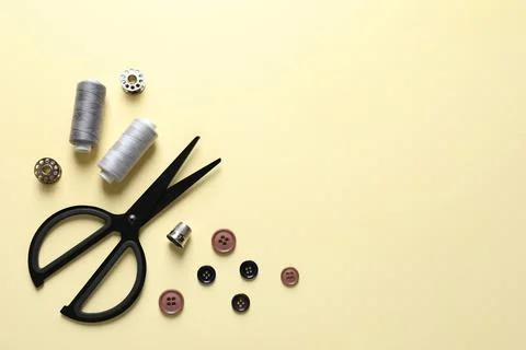 Flat lay composition with scissors on color background. Space for text 스톡 사진