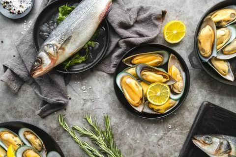 Flat lay delicious seafood composition 스톡 사진