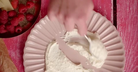 Flat lay food: chef puts mascarpone to the plate Video stock 219919843