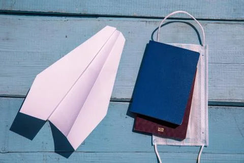 Flat lay image of accessory to plan travel background concept. Essential item Foto stock