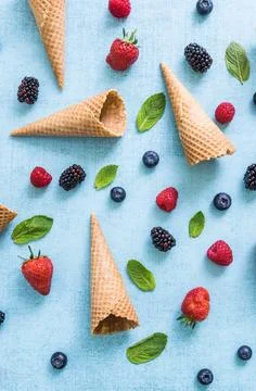 Flat lay refreshing ice cream, overhead flat lay refreshing ice cream ingr... Foto stock